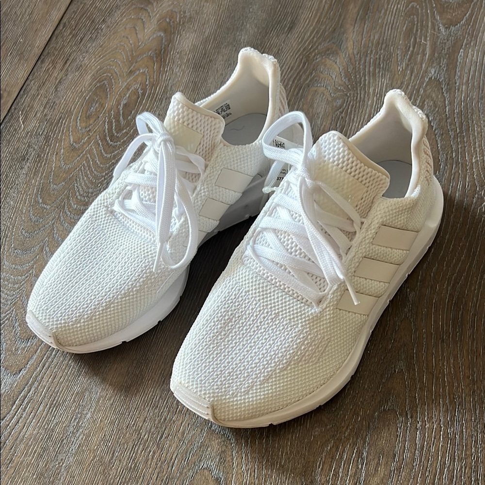 NWT - Adidas Swift Run 1.0 White Sneakers - women’s Sz 6.5